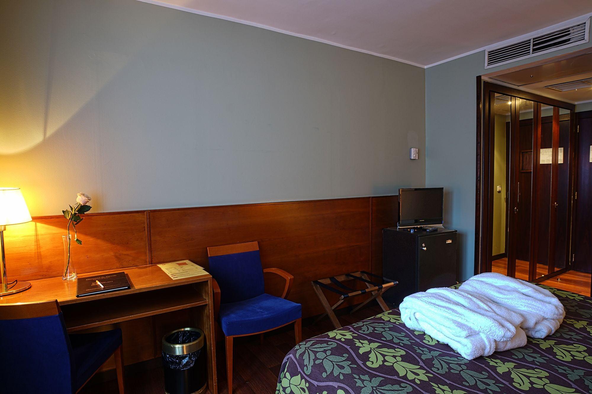 Hotel Zenit Diplomatic Andorra la Vella Esterno foto