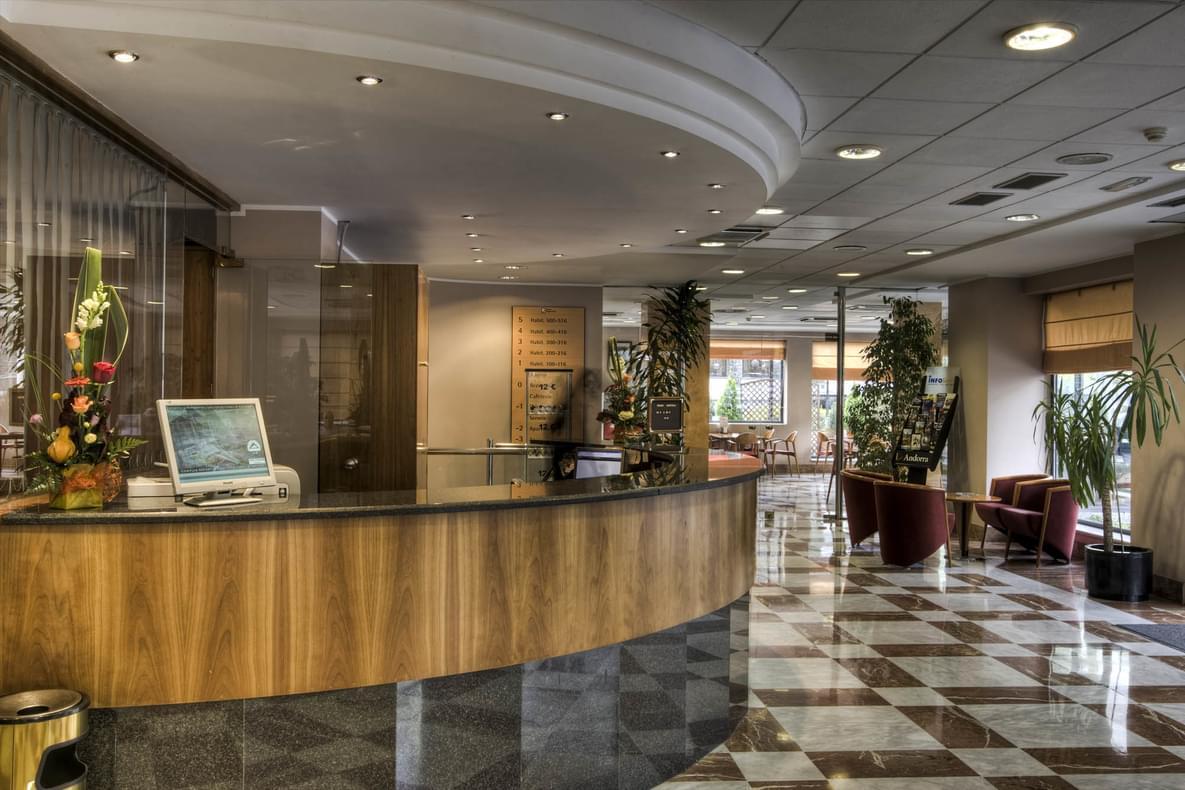 Hotel Zenit Diplomatic Andorra la Vella Esterno foto